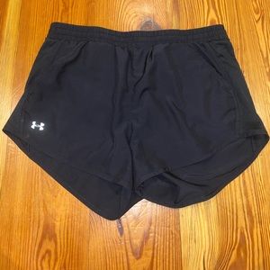 All black loose dri-fit under armour shorts